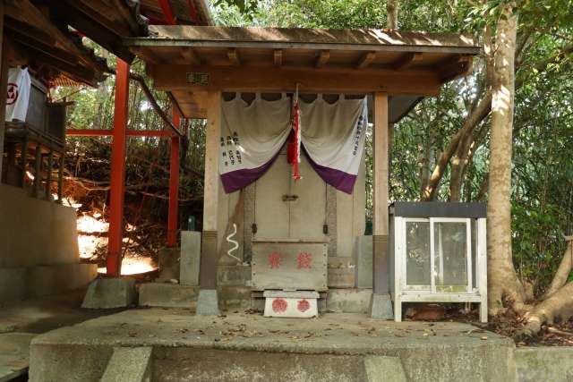 多鯰ヶ池弁天宮